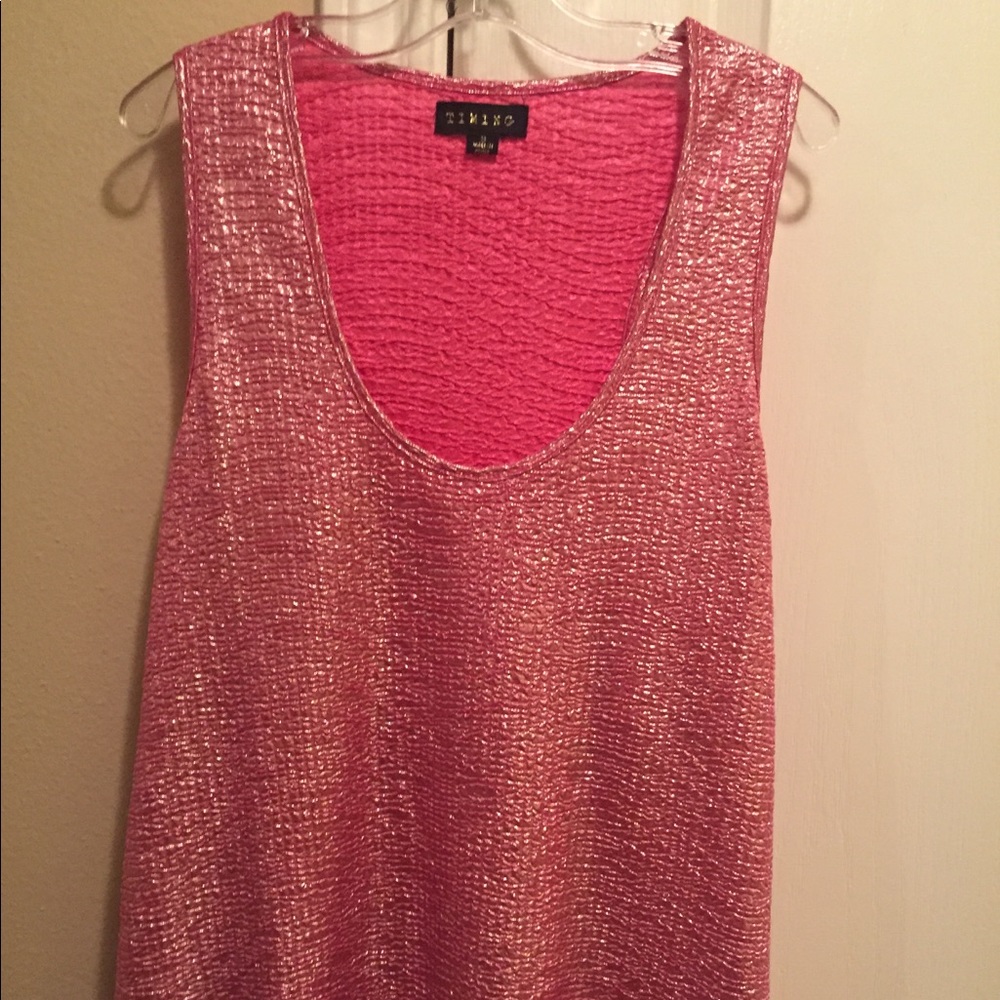 Ladies Razorback Shimmering Top, NWOT
